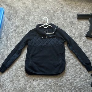 Black Abercrombie and Fitch quilted fleece
